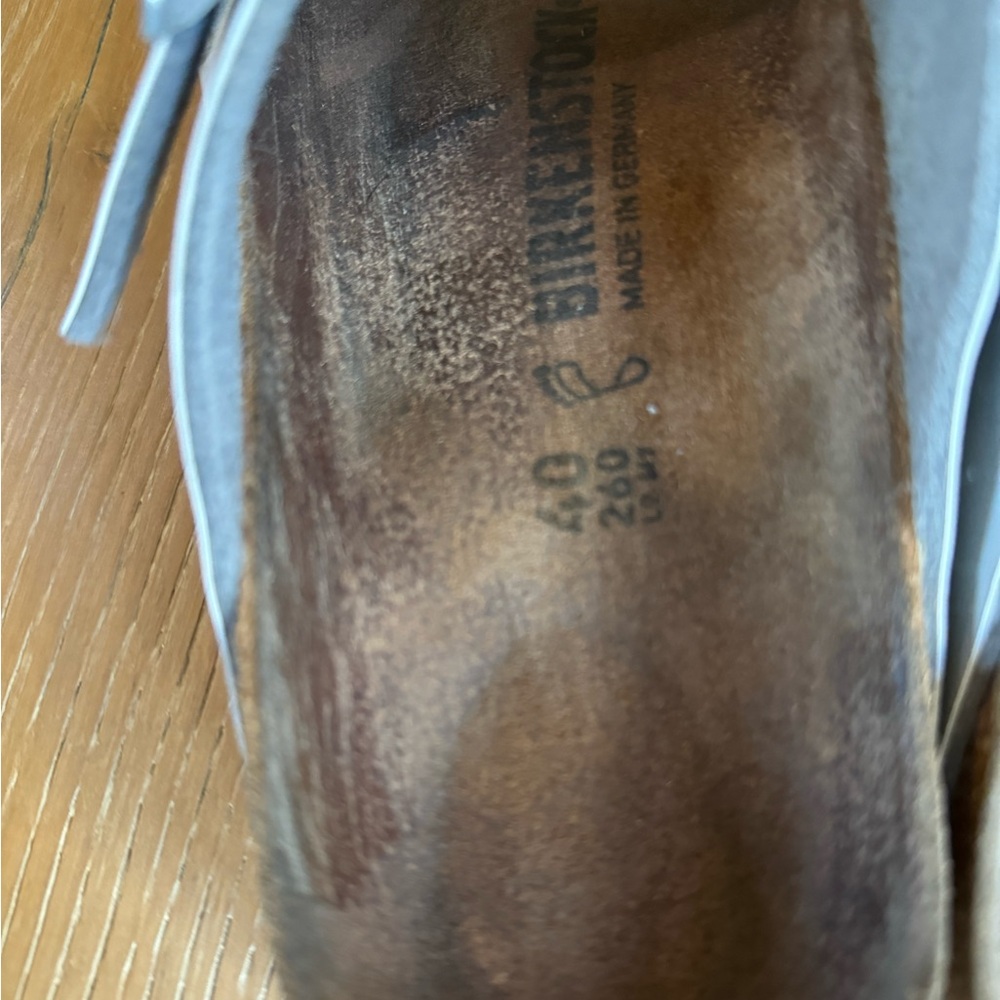 Birkenstock Arizona Silver sandals women’s size 9 price firm! - Picture 3 of 9